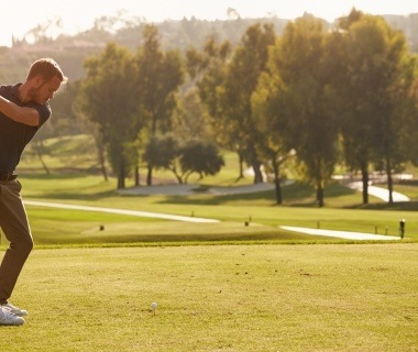 Man golfing